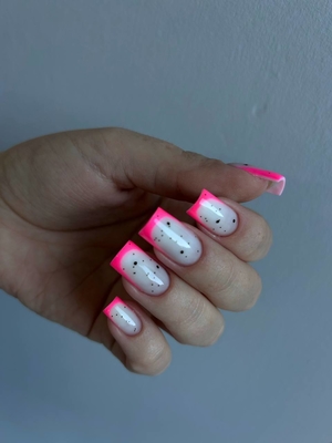 Чудеса преображений со скидкой до 50% от уникального пространства красоты «В Космосе»!